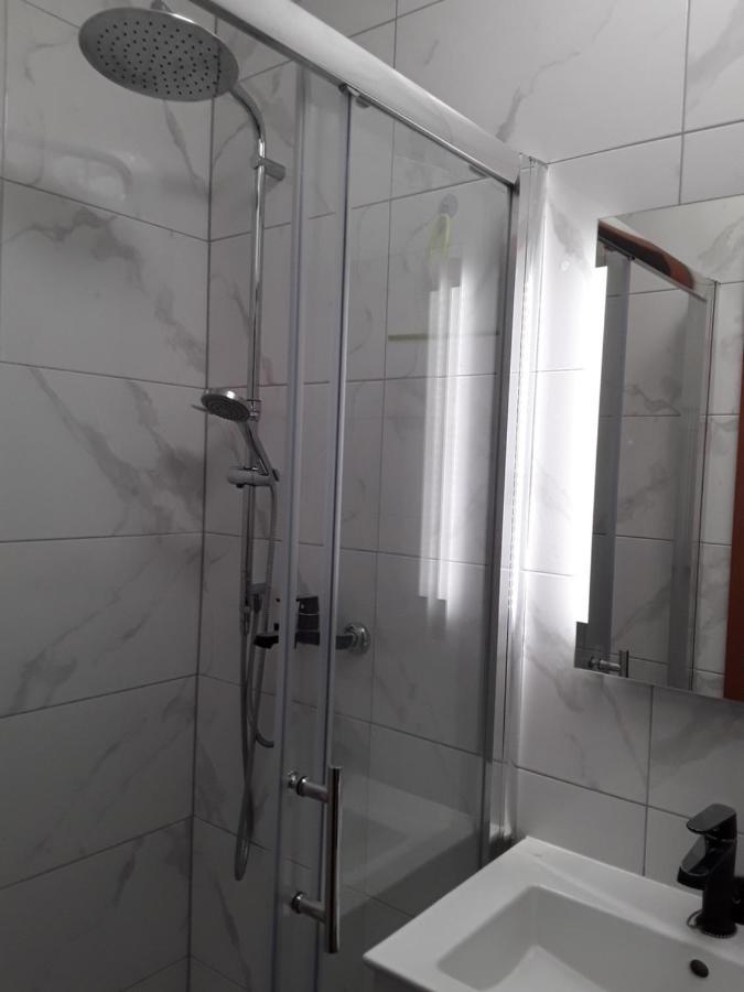 Apartment Marimar, Beachfront 1St Row Сплит Екстериор снимка
